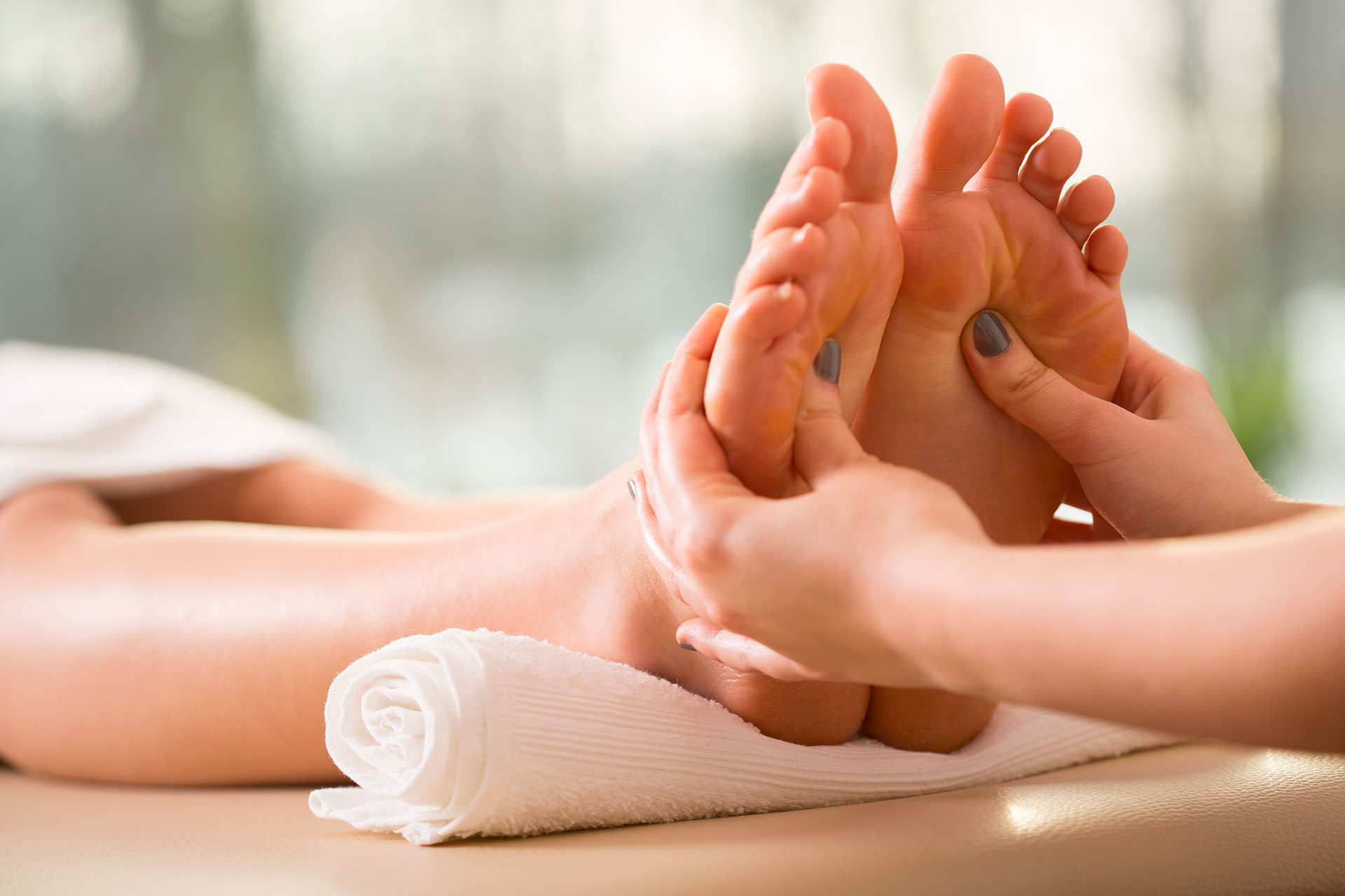 Le Massage Spa Thaïlandais Est Une Thérapie De Massage Apaisante  Spécialement Conçue Pour Les Femmes Afin De Favoriser La Relaxation